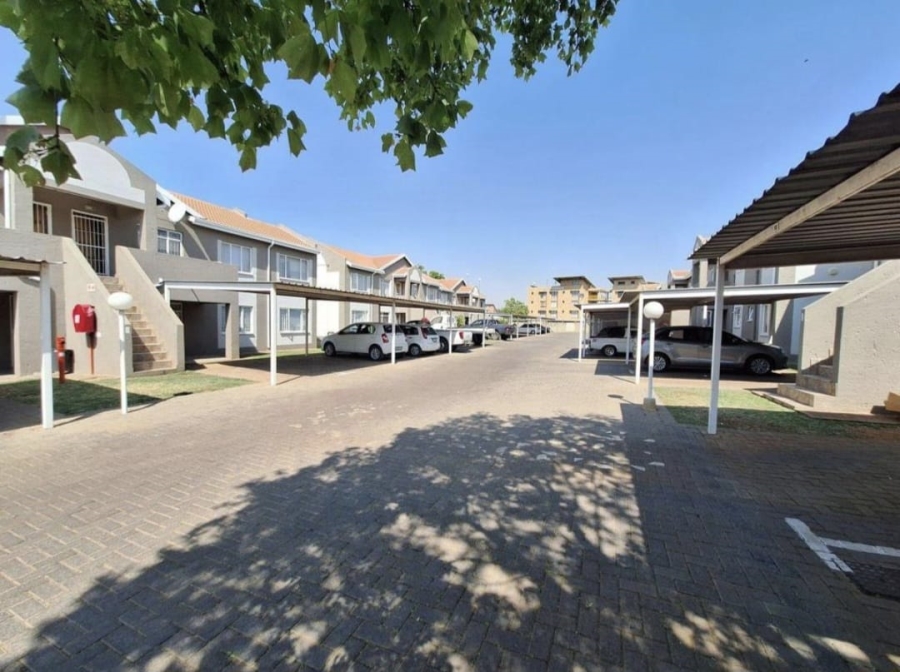 1 Bedroom Property for Sale in Kannoniers Park North West